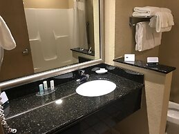Quality Inn & Suites Hendersonville - Flat Rock