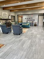 Quality Inn & Suites Hendersonville - Flat Rock