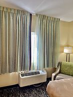 Quality Inn & Suites Hendersonville - Flat Rock