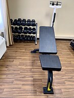 Quality Inn & Suites Hendersonville - Flat Rock