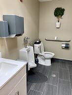 Quality Inn & Suites Hendersonville - Flat Rock