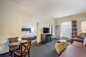 Clarion Inn & Suites Central Clearwater Beach