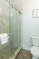 Clarion Inn & Suites Central Clearwater Beach