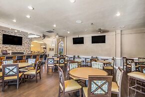 Clarion Inn & Suites Central Clearwater Beach
