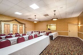 Clarion Inn & Suites Central Clearwater Beach