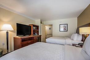 Clarion Inn & Suites Central Clearwater Beach