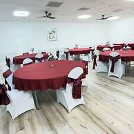 Clarion Inn & Suites Central Clearwater Beach