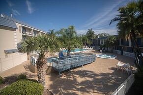 Clarion Inn & Suites Central Clearwater Beach