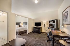 Clarion Inn & Suites Central Clearwater Beach