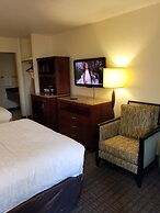 Clarion Inn & Suites Central Clearwater Beach