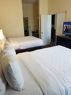 Clarion Inn & Suites Central Clearwater Beach