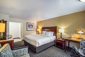 Clarion Inn & Suites Central Clearwater Beach