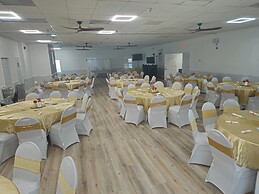 Clarion Inn & Suites Central Clearwater Beach