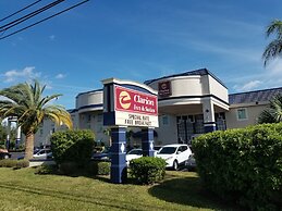 Clarion Inn & Suites Central Clearwater Beach
