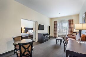 Clarion Inn & Suites Central Clearwater Beach