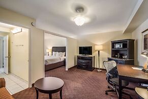 Clarion Inn & Suites Central Clearwater Beach