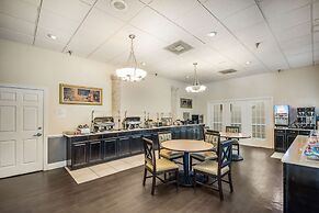 Clarion Inn & Suites Central Clearwater Beach