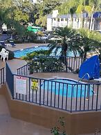 Clarion Inn & Suites Central Clearwater Beach