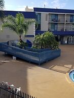 Clarion Inn & Suites Central Clearwater Beach