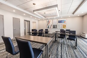 Holiday Inn Express Toronto - North York by IHG