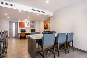 Holiday Inn Express Toronto - North York by IHG