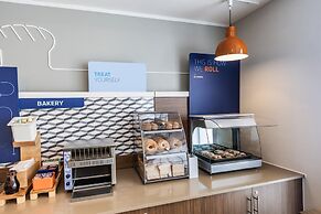 Holiday Inn Express Toronto - North York by IHG