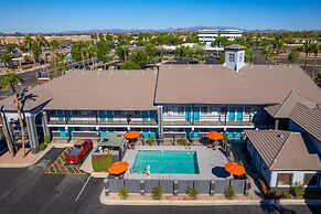 The Hotel Serene Glendale Peoria, Surestay Collection by BW