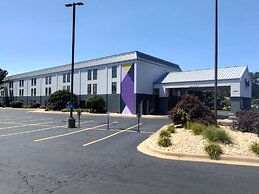 Spark by Hilton Stevensville