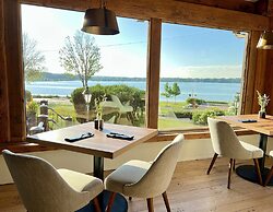Lake Lawn Resort