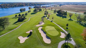 Lake Lawn Resort