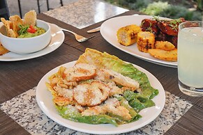 Hosteria Las Quintas Hotel