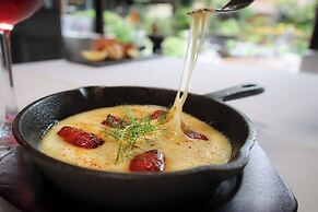 Hosteria Las Quintas Hotel