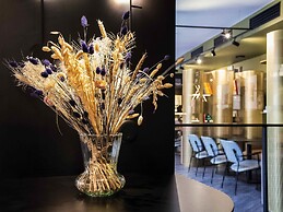 Tribe Paris Batignolles