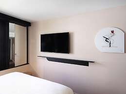 Tribe Paris Batignolles