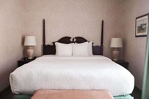 Quality Inn & Suites Downtown