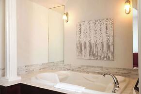 Quality Inn & Suites Downtown