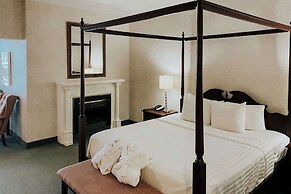 Quality Inn & Suites Downtown