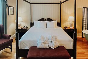 Quality Inn & Suites Downtown