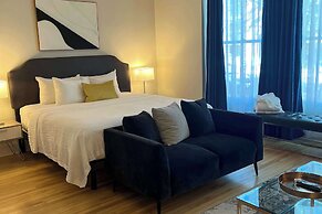 Quality Inn & Suites Downtown