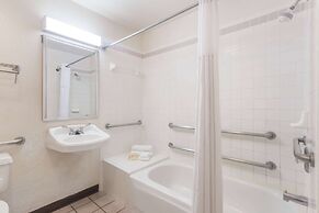 Days Inn by Wyndham Sarasota I-75