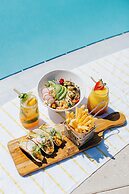 Lido Beach Resort