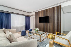 Crowne Plaza Los Angeles Harbor Hotel by IHG