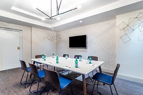 Crowne Plaza Los Angeles Harbor Hotel by IHG