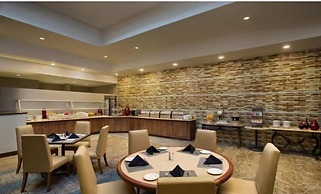 Crowne Plaza Los Angeles Harbor Hotel by IHG