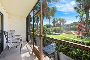 Red Roof Inn PLUS+ & Suites Naples Downtown-5th Ave S