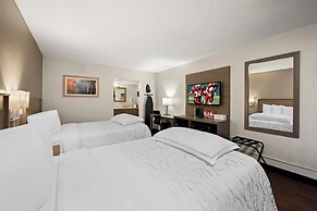 Red Roof Inn PLUS+ & Suites Naples Downtown-5th Ave S