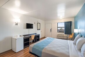 Motel 6 Colorado Springs, CO - Air Force Academy