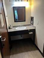 District Hotel by OYO Portland Convention Center