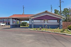 Econo Lodge Inn & Suites Sealy