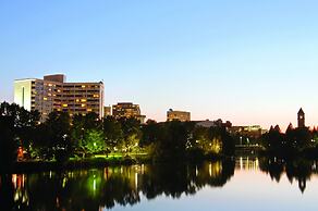 DoubleTree by Hilton Spokane City Center
